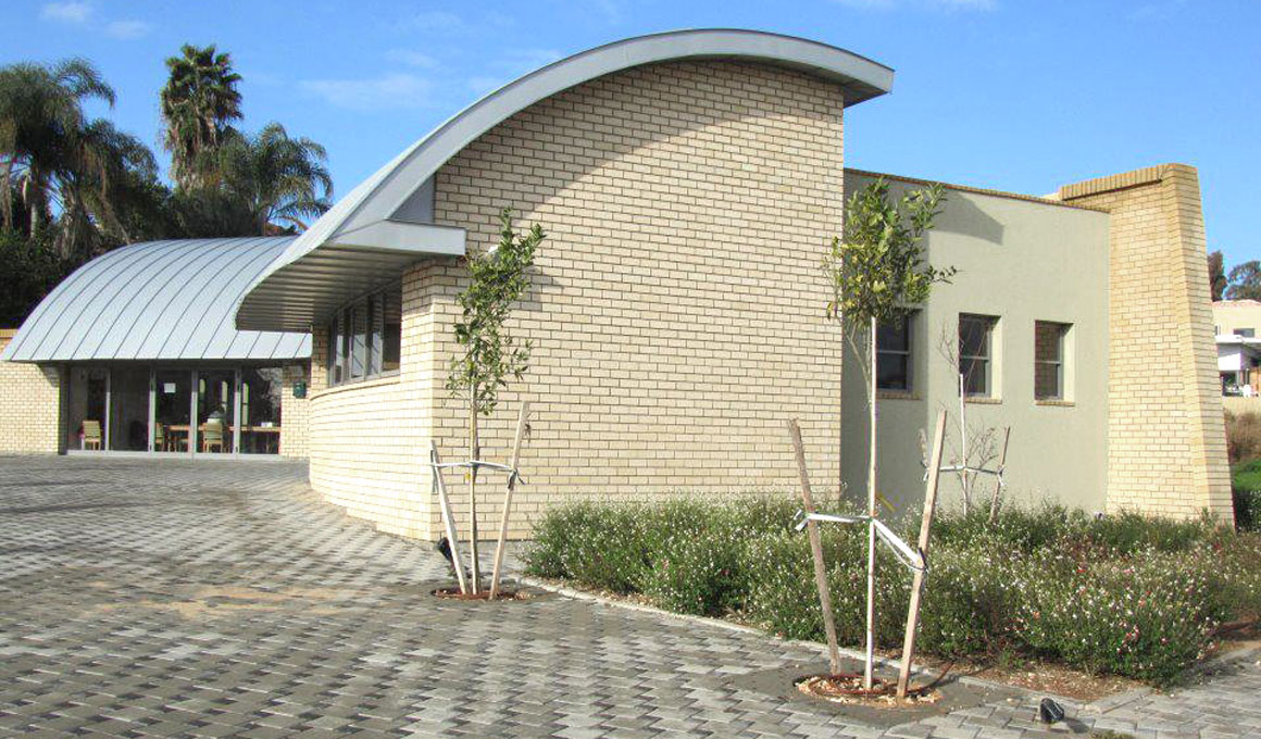 הבניין מבחוץ