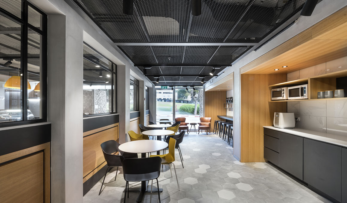 שולחנות אוכל