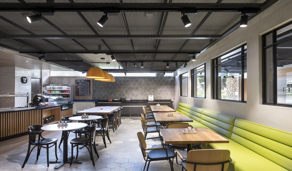 שולחנות אוכל