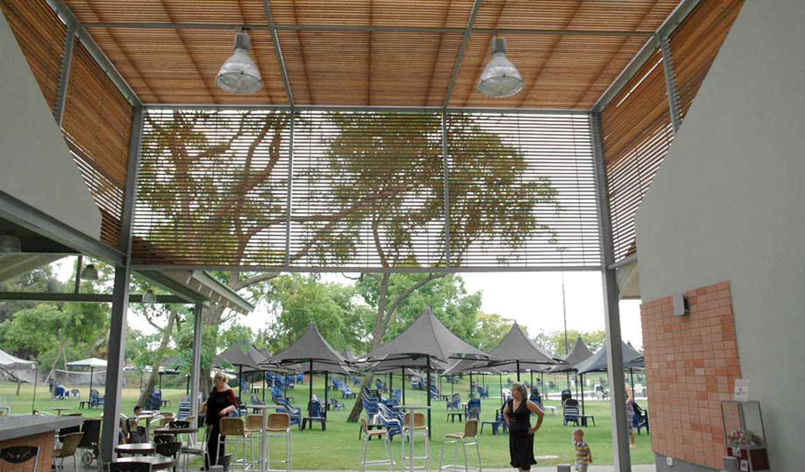 כניסה מבפנים